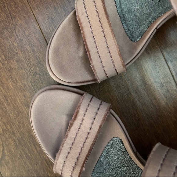 Pedro Garcia Decima Satin Platform Sandals in Metallic Rose, Size US 7/EU 37 - Picture 6 of 14